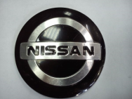 Стикер NISSAN D-60 алюминиевый с юбкой (на двухстороннем скотче) 
