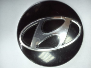 Стикер HYUNDAI алюминиевый сферический (на двухстороннем скотче) D-62